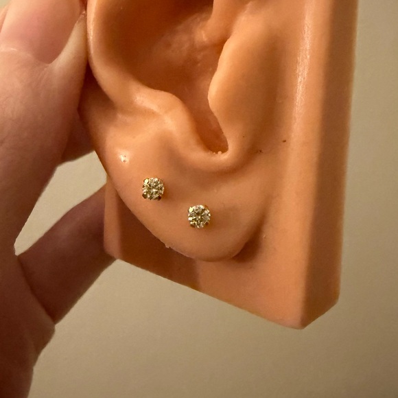 14kt solid gold dainty round solitaire piercing stud earrings - Picture 2 of 6